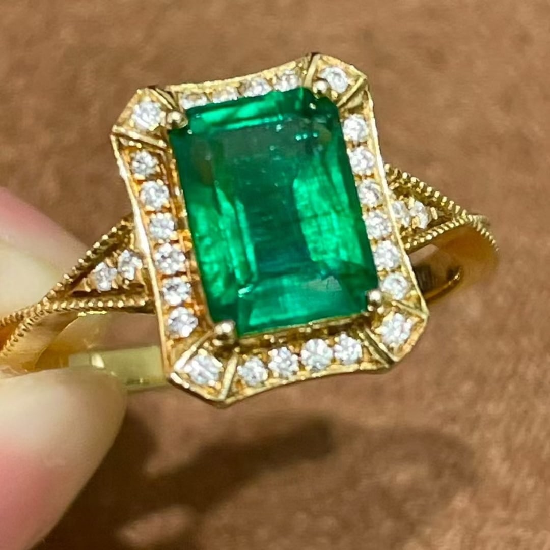 14k Gold 1.5 Ct Vivid Green Natural Emerald & Diamond Ring - 3