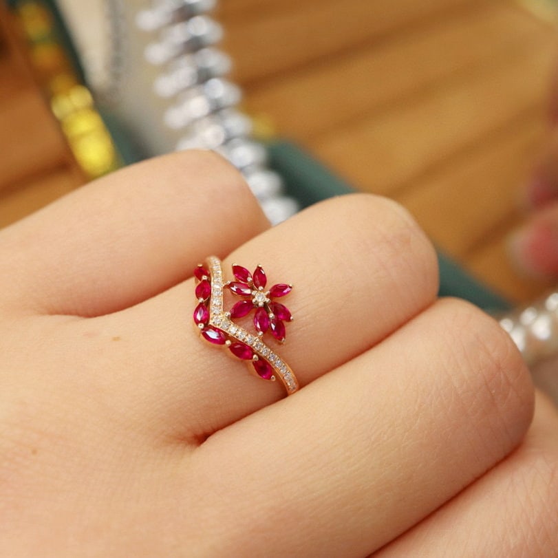 14k Gold 0.65 Ctw Natural Ruby & Diamond Ring - 6