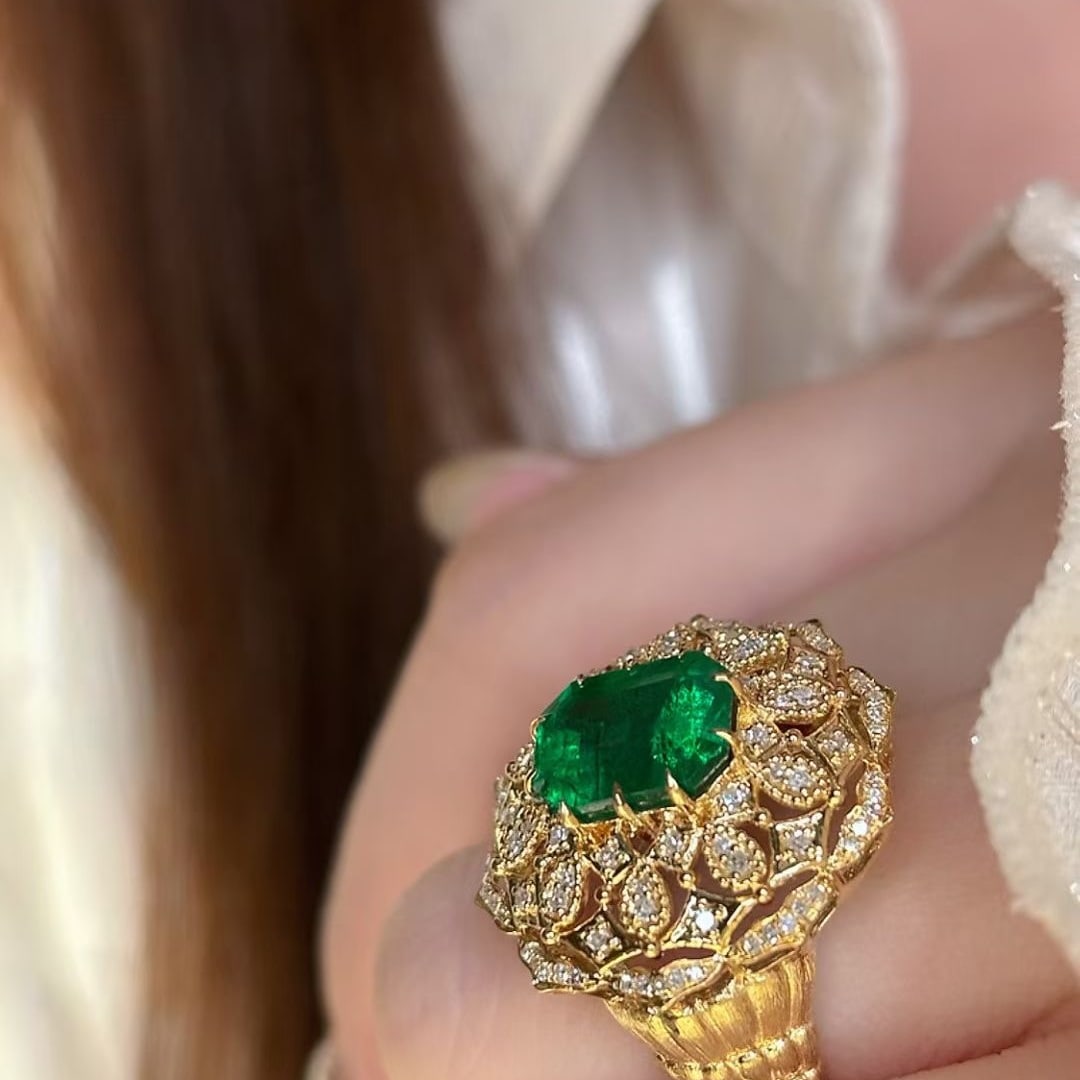14k Gold 3 Ct Vivid Green Natural Emerald & Diamond Ring - 3