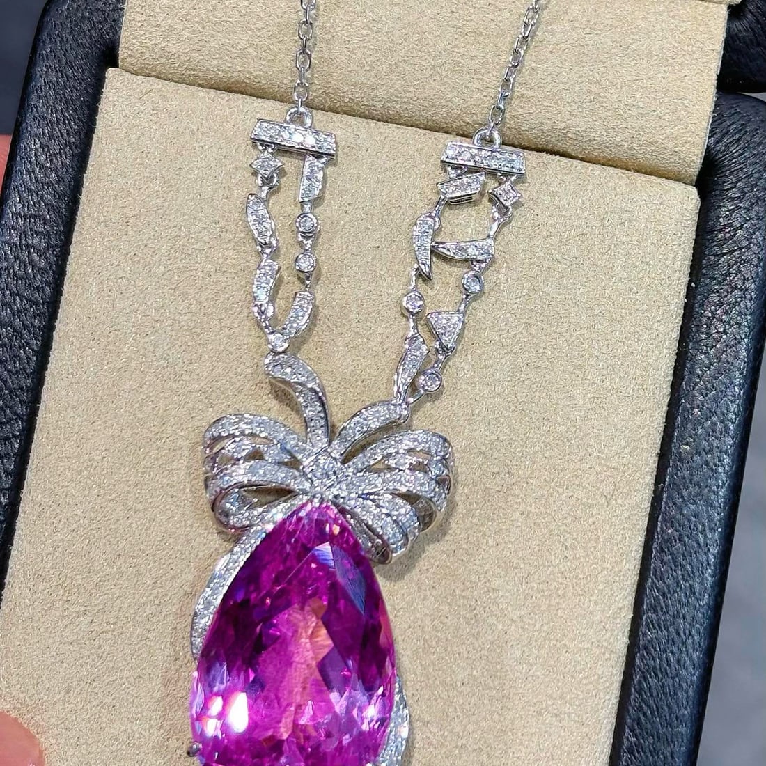 14k Gold 27.19 Ctw Natural Kunzite & Diamond Necklace - 6