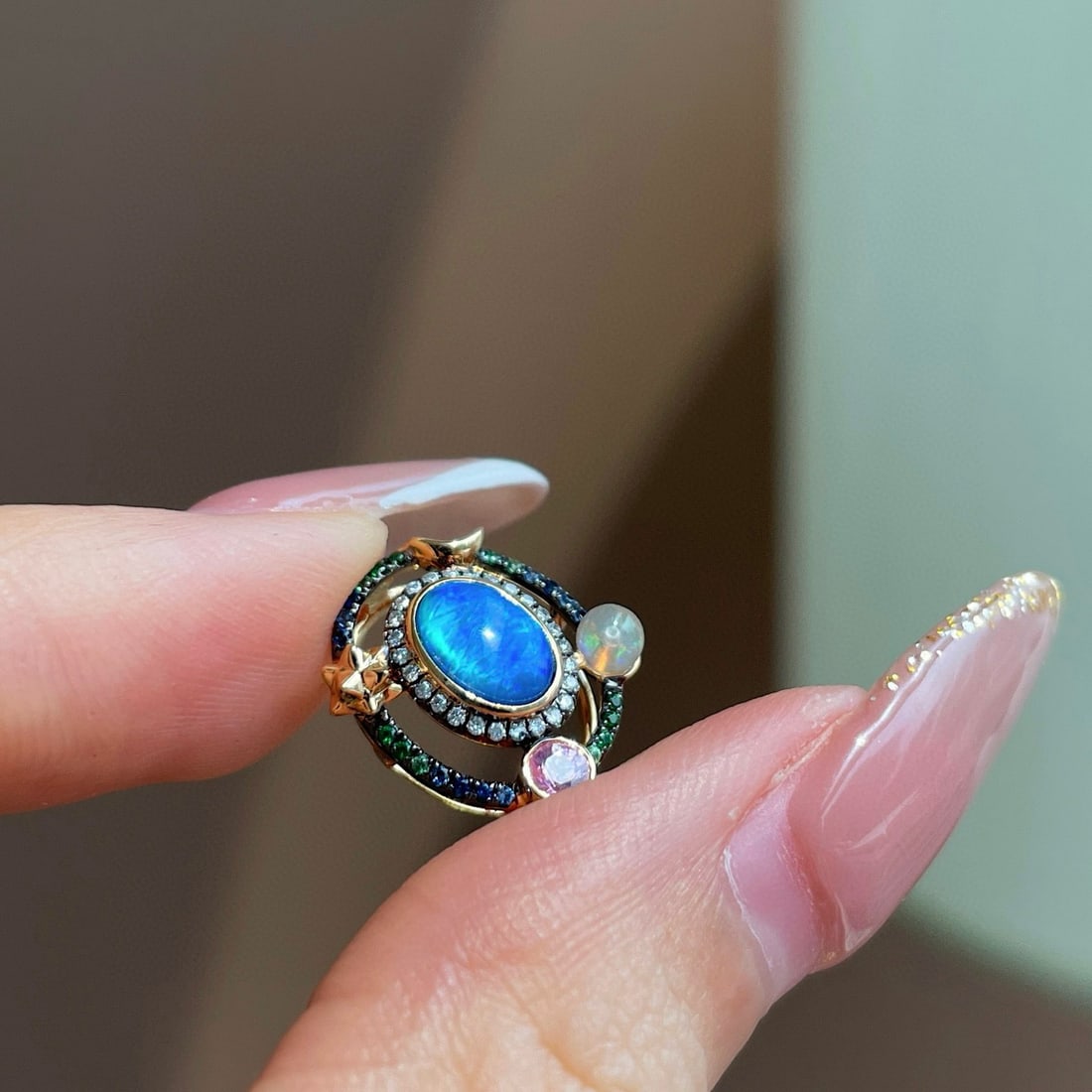 14k Gold 0.6 Ct Natural Opal & Diamond & Sapphire & Emerald Ring - 2