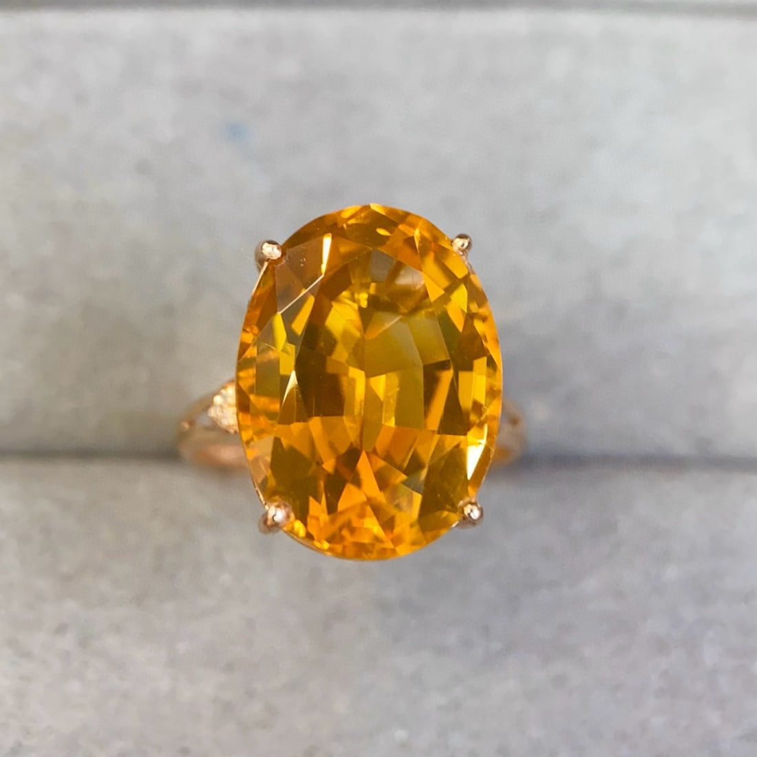 14k Gold 11.03 Ctw Natural Citrine & Diamond Ring: Ref:231048368 // gold content:14k gold // ring size:7. 25us // // main gemstone:citrine // shape:oval // carat weight:11ct // color:yellow // treatment:natural // // adjacent gemstone 2 : diamond //
