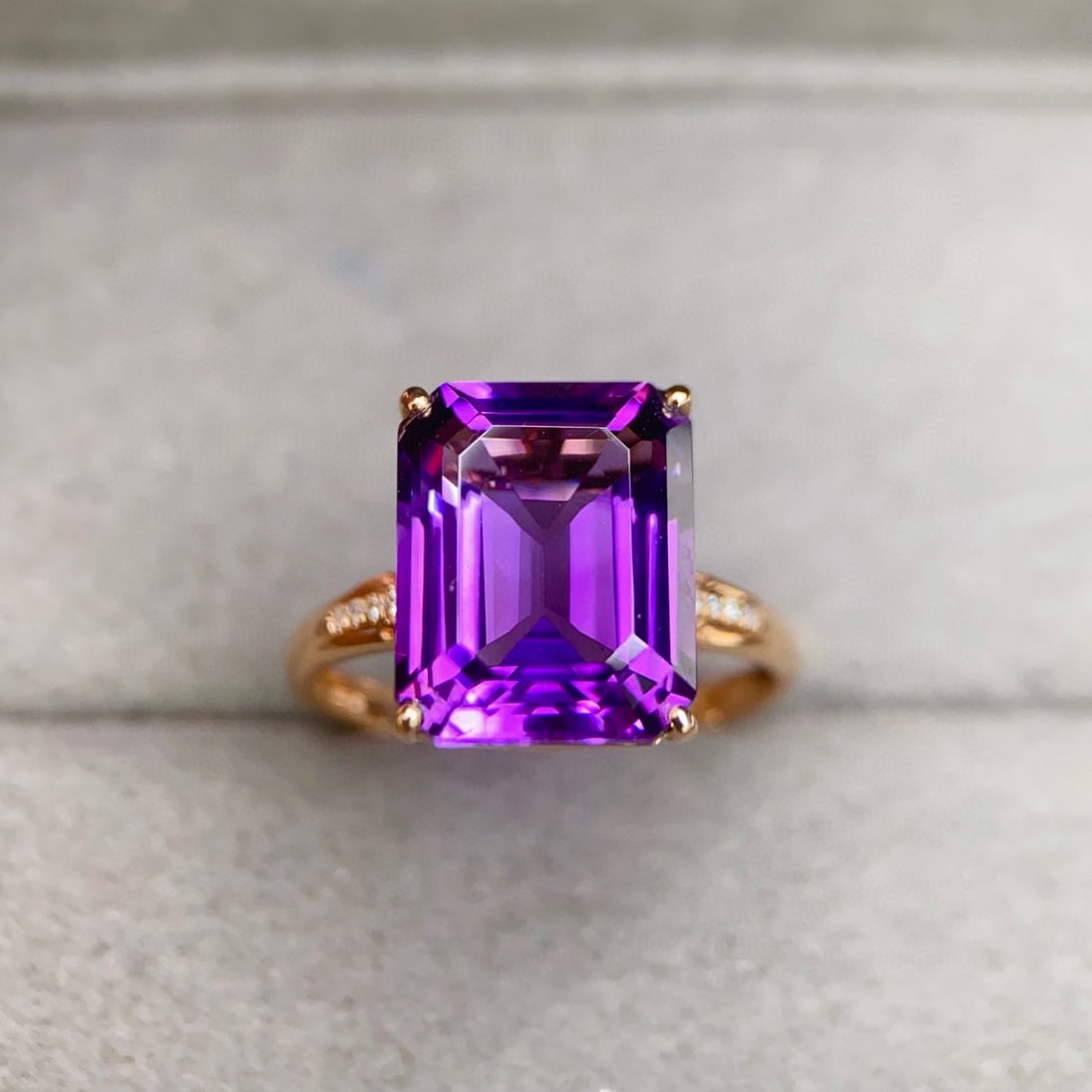 14k Gold 5.53 Ctw Natural Amethyst & Diamond Ring: Ref:231048372 // gold content:14k gold // ring size:7. 25us // // main gemstone:amethyst // shape:octagonal // carat weight:5. 5ct // color:purple // treatment:natural // // adjacent gemstone 2 :