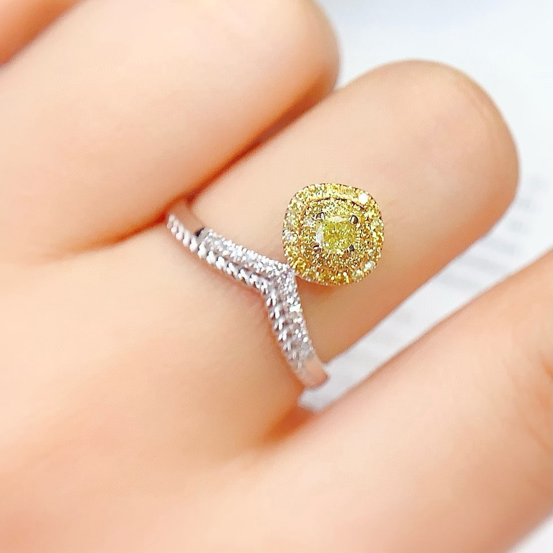 14k Gold 0.35 Ct Natural Yellow Diamond & Diamond Ring - 6