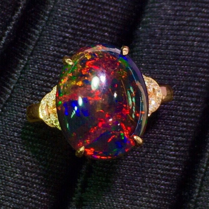 14k Gold 6.2 Ct Natural Opal & Diamond Ring - 3