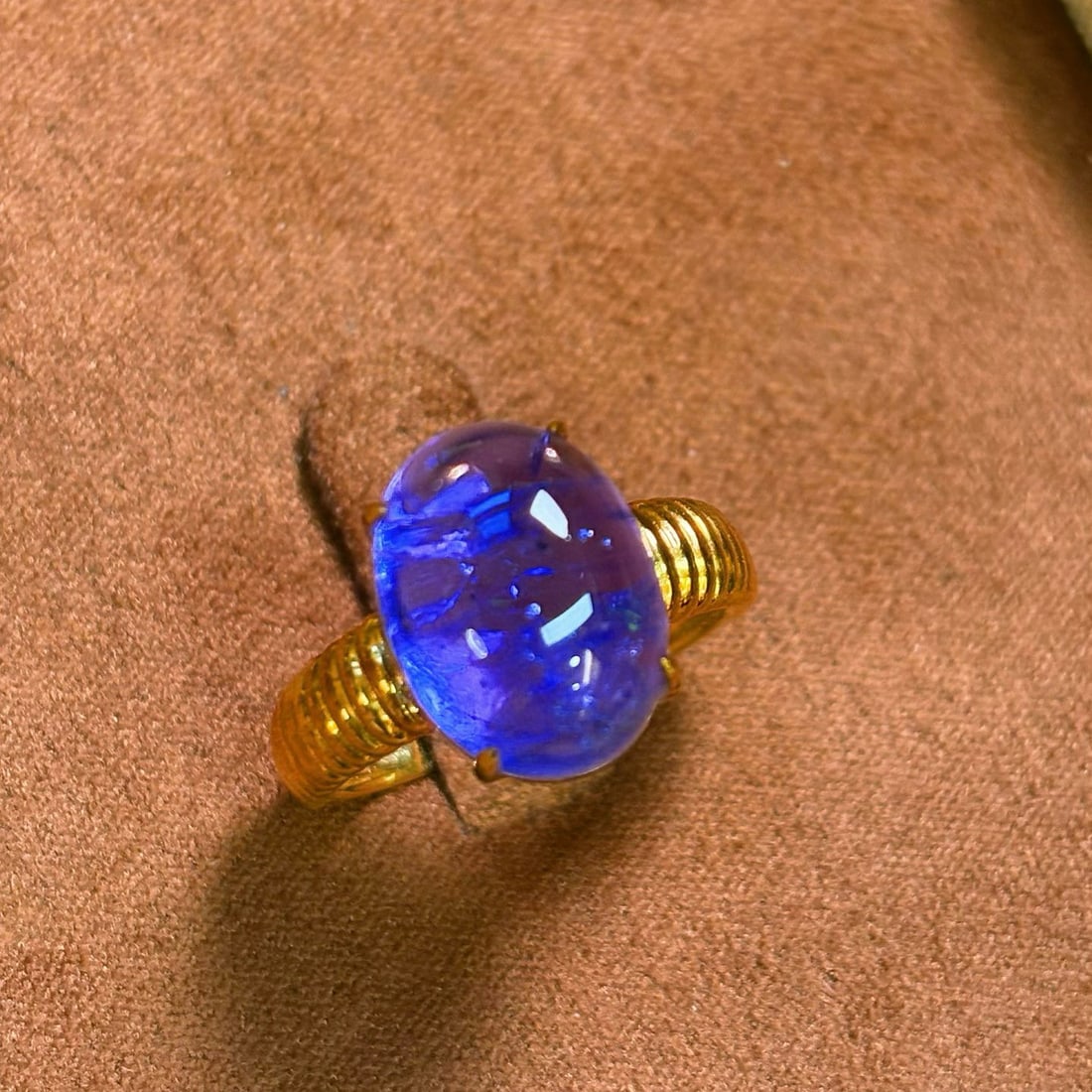 14k Gold 9.9 Ct Natural Tanzanite Ring - 4
