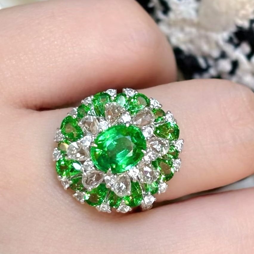 14k Gold 3.4 Ct Natural Tsavorite & Diamond Ring - 3