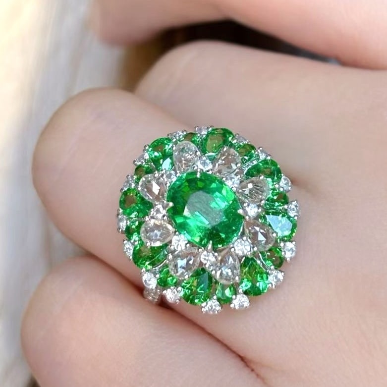14k Gold 3.4 Ct Natural Tsavorite & Diamond Ring - 4