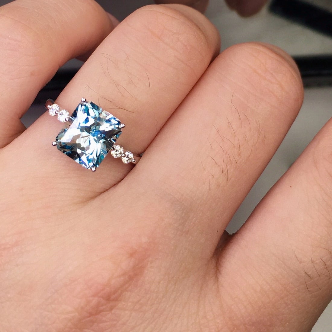 14k Gold 3.6 Ct Natural Aquamarine & Diamond Ring - 6