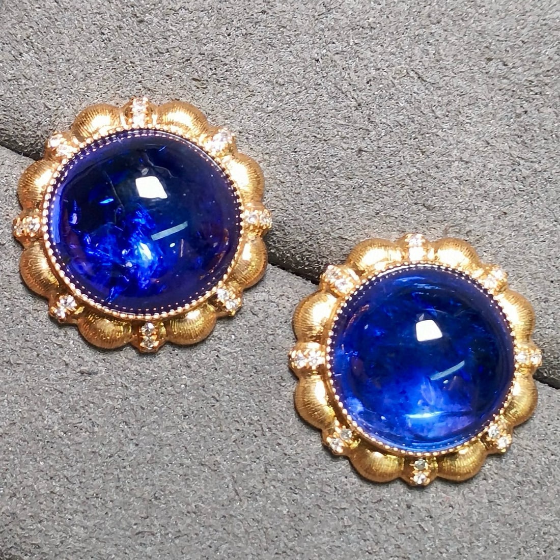 14k Gold 17.33 Ct Natural Tanzanite & Diamond Earrings - 5