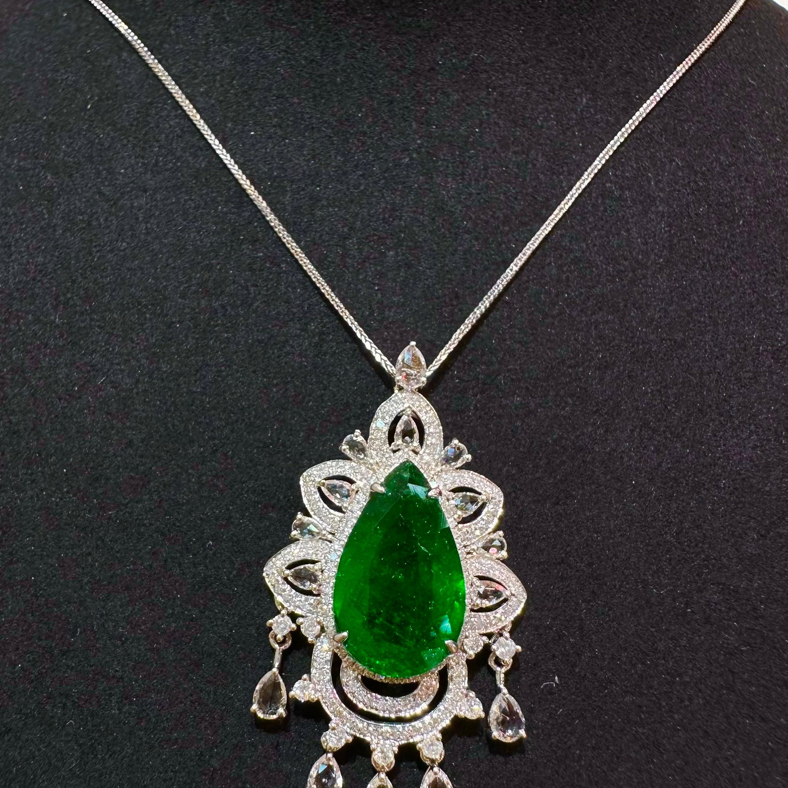 14k Gold 5.06 Ct Vivid Green Natural Emerald & Diamond & Sapphire Pendant( Without Chain ) - 3