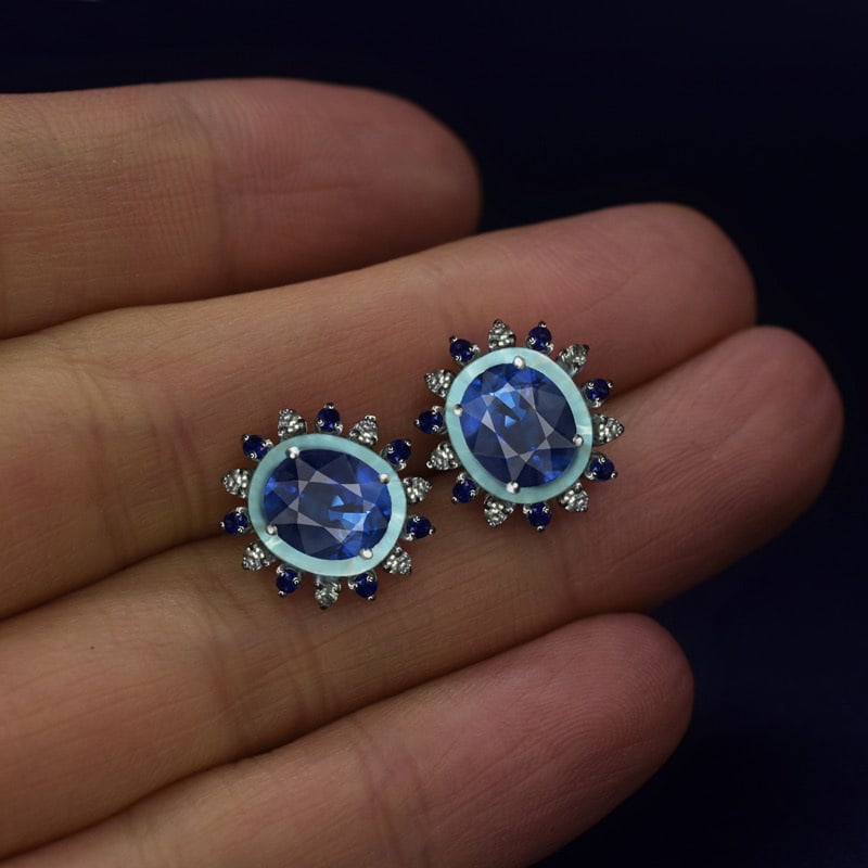 14k Gold 2.91 Ctw Natural Sapphire & Sapphire Earrings: Ref:231051102 // gold content:14k gold // main gemstone:sapphire // shape:oval // carat weight:2. 60ct // color:blue // treatment:natural // // adjacent gemstone 2 : sapphire // shape:round // carat