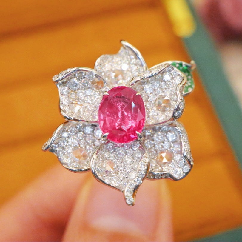 14k Gold 2.83 Ctw Natural Sapphire & Diamond Ring: Ref:231051105 // gold content:14k gold // ring size:7. 25us // // main gemstone:sapphire // shape:oval // carat weight:1. 49ct // color:pink // treatment:natural // // adjacent gemstone 2 : diamond //