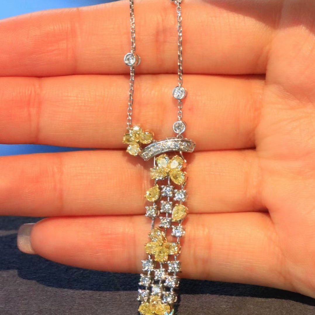 14k Gold 4 Ct Natural Color Diamond Necklace: Ref:231051111 // gold content:14k gold // main gemstone:diamond // shape:multiply // carat weight:4ct // clarity grade:vs-si // color:color // treatment:natural // Condition: New Low Estimate: