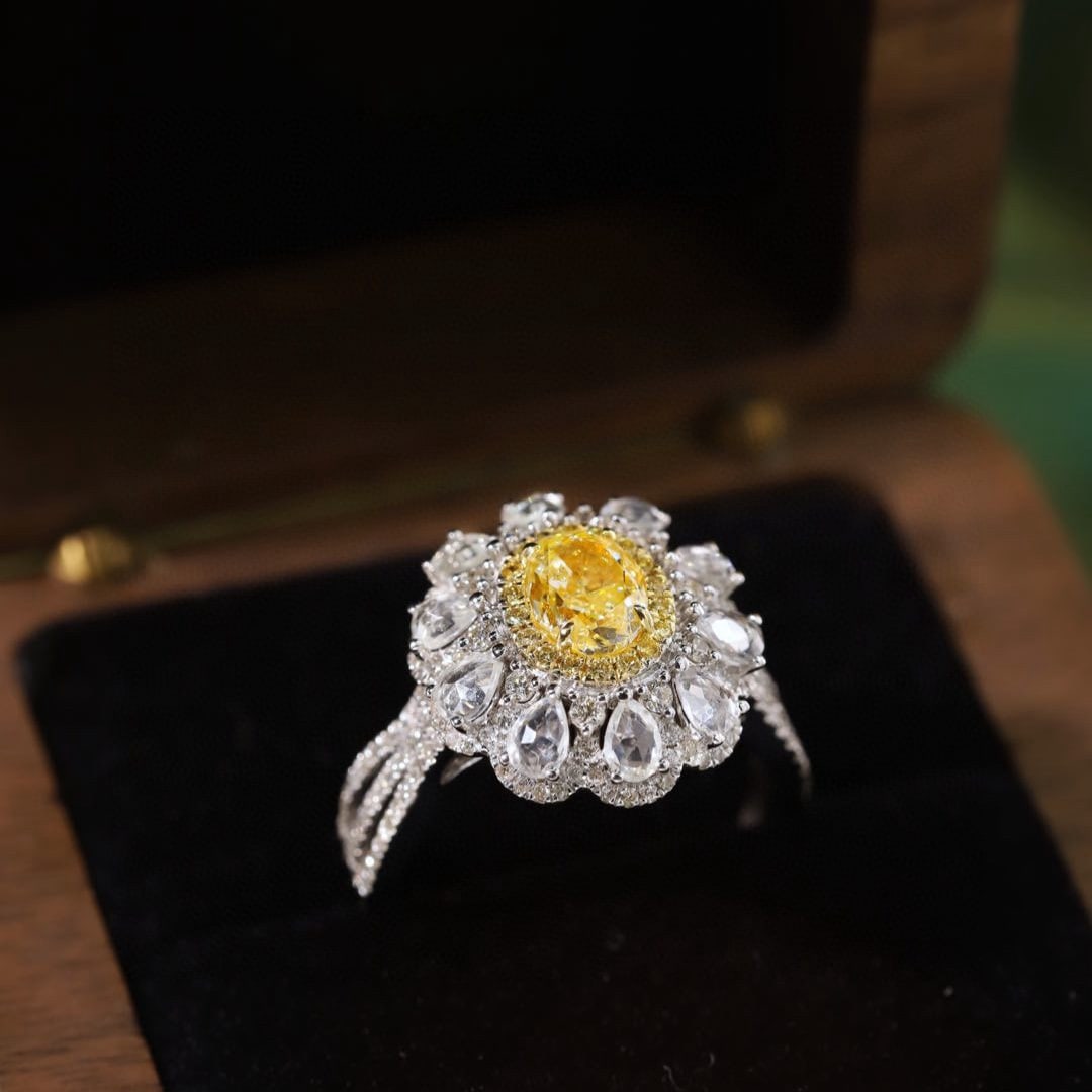 14k Gold 1.55 Ctw Natural Yellow Diamond & Diamond Ring - 6