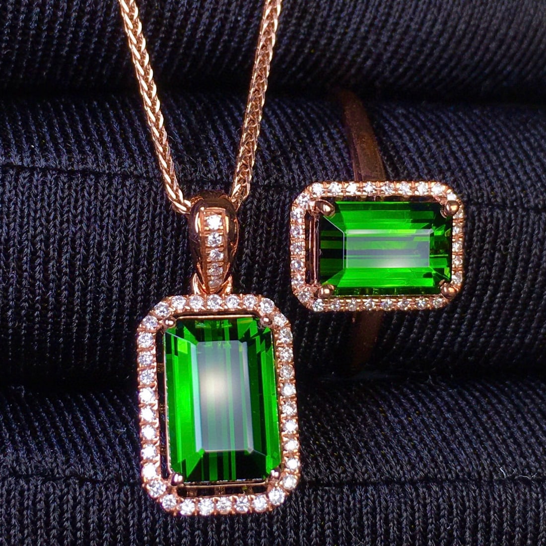 14k Gold 4.6 Ct Natural Tourmaline & Diamond Jewelry Set: Ref:231051128 // gold content:14k gold // ring size:7. 25us // // pendant(without chain) // main gemstone:tourmaline // shape:octagonal // carat weight:2. 8ct // color:green // treatment:natural //
