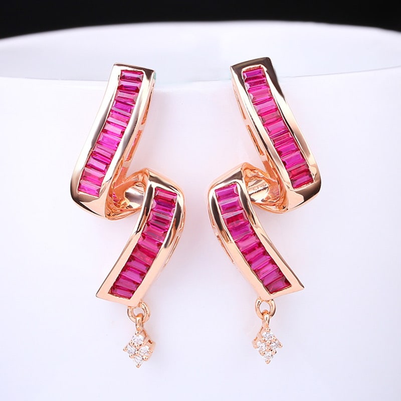 14k Gold 2.01 Ct Natural Ruby & Diamond Earrings: Ref:231051139 // gold content:14k gold // main gemstone:ruby // shape:rectangle // carat weight:2. 01ct // color:red // treatment:natural // // adjacent gemstone 2 : diamond // shape:round // clarity