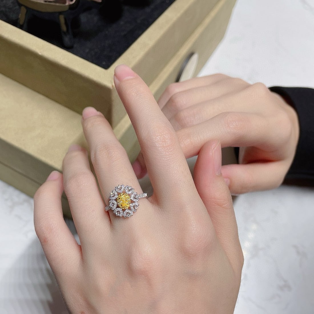 14k Gold 0.56 Ctw Natural Yellow Diamond & Diamond Ring - 4