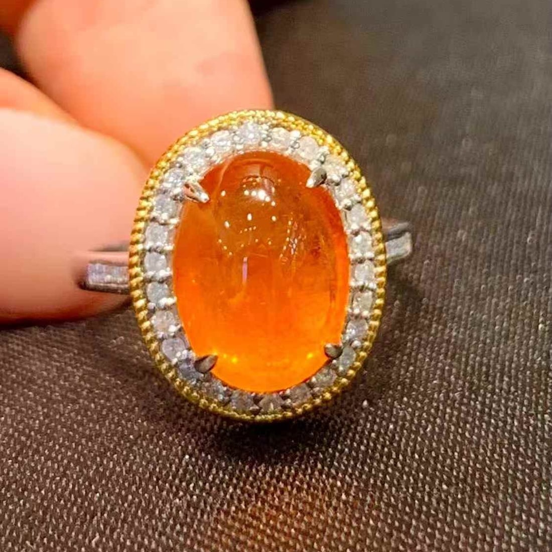 14k Gold 6 Ct Natural Spessartine & Diamond Ring: Ref:231051165 // gold content:14k gold // ring size:7. 25us // // main gemstone:spessartine // shape:oval // carat weight:6ct // color:orange // treatment:natural // // adjacent gemstone 2 : diamond