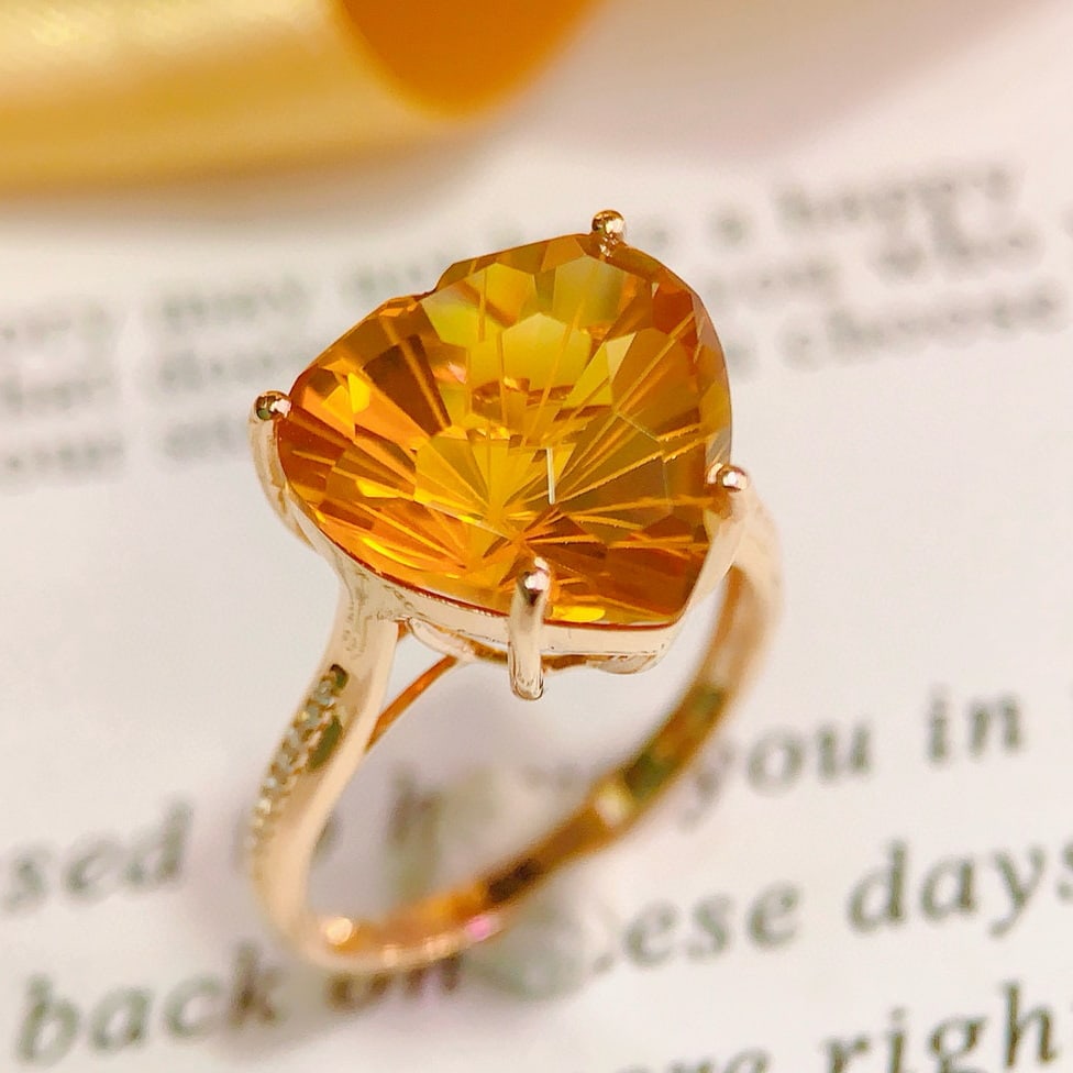 14k Gold 7.00 Ctw Natural Citrine & Diamond Ring: Ref:231051172 // gold content:14k gold // ring size:7. 25us // // main gemstone:citrine // shape:heart // carat weight:6. 95ct // color:yellow // treatment:natural // // adjacent gemstone 2 : diamond 