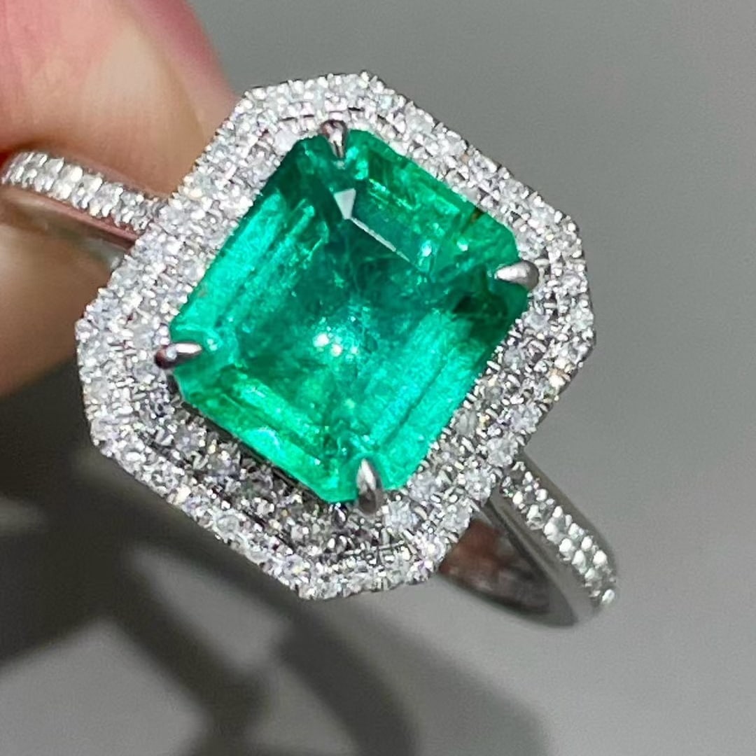 14k Gold 1.72 Ct Natural Emerald & Diamond Ring: Ref:231051182 // gold content:14k gold // ring size:7. 25us // // main gemstone:emerald // shape:octagonal // carat weight:1. 72ct // color:green // treatment:natural // // adjacent gemstone 2 :