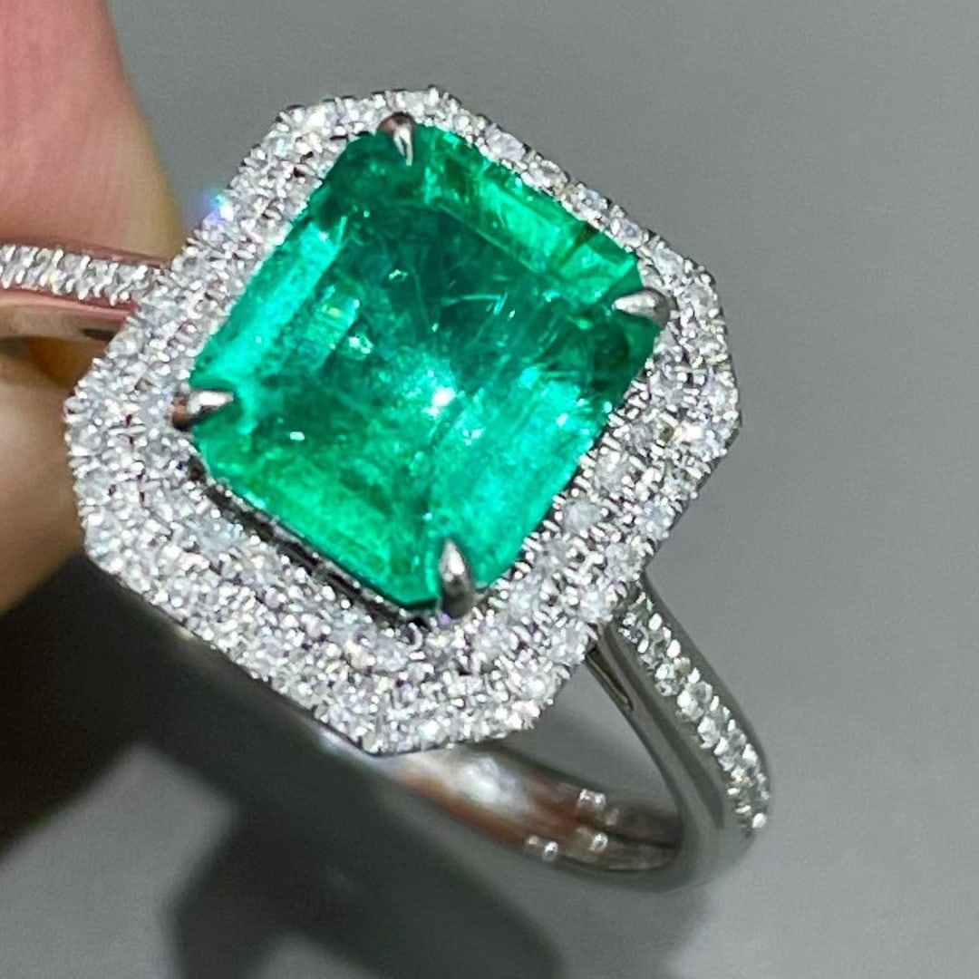 14k Gold 1.72 Ct Natural Emerald & Diamond Ring - 3