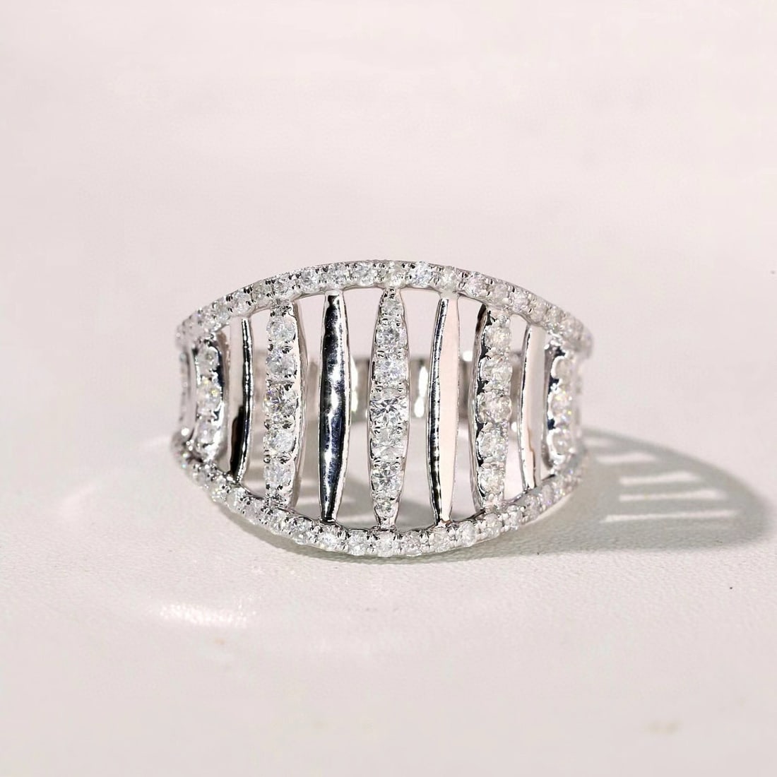 14k Gold 0.9 Ct Natural H Diamond Ring - 4