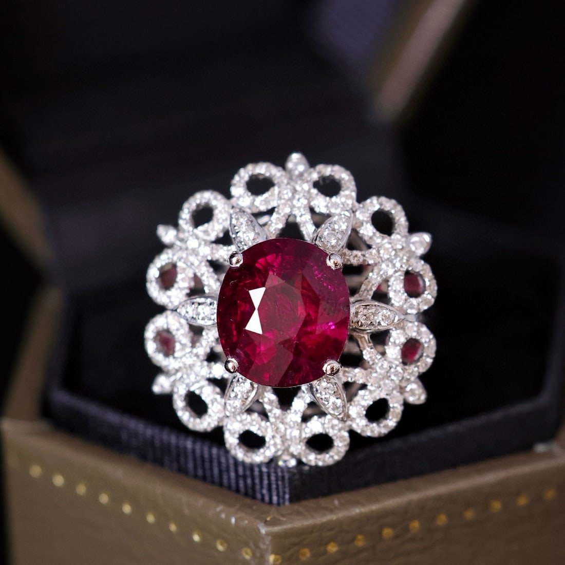 14k Gold 3.87 Ctw Natural Tourmaline & Diamond Ring: Ref:231051213 // gold content:14k gold // ring size:7. 25us // // main gemstone:tourmaline // shape:oval // carat weight:3. 43ct // color:red // treatment:natural // // adjacent gemstone 2 : diamond /