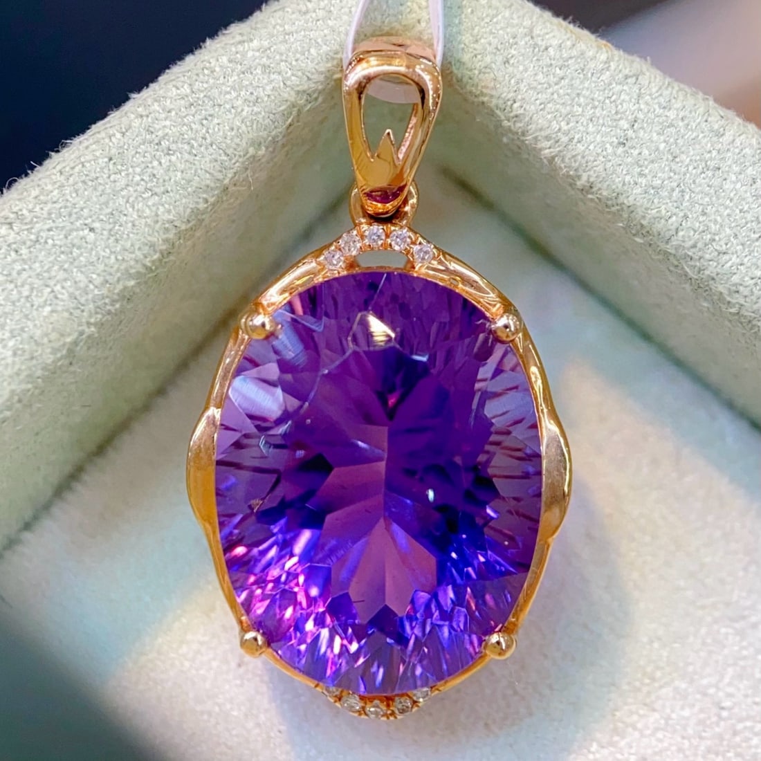 14k Gold 9.43 Ctw Natural Amethyst & Diamond Pendant( Without Chain ): Ref:231051214 // gold content:14k gold // main gemstone:amethyst // shape:oval // carat weight:9. 4ct // color:purple // treatment:natural // // adjacent gemstone 2 : diamond // number of stones:10