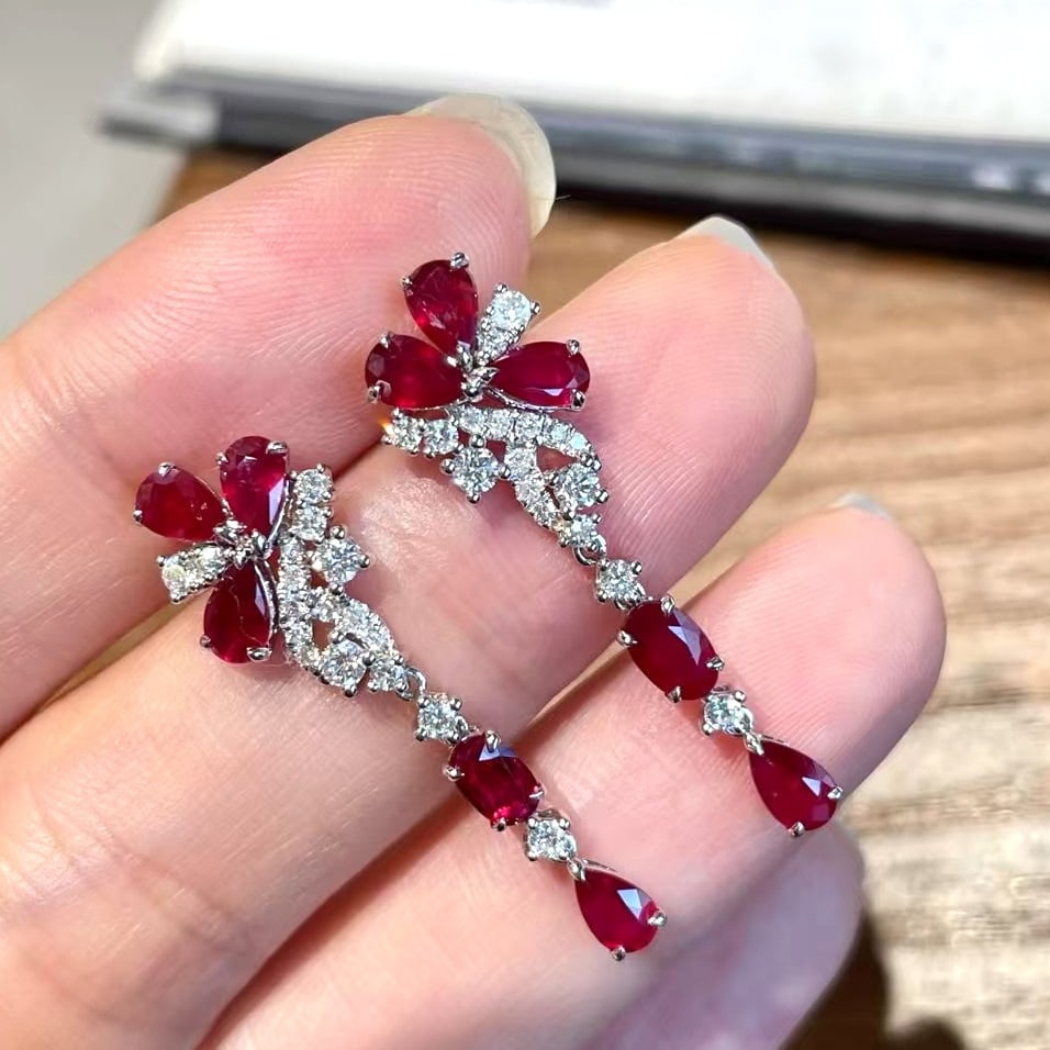 14k Gold 2.2 Ct Natural Ruby & Diamond Earrings: Ref:231051224 // gold content:14k gold // main gemstone:ruby // shape:multiply // carat weight:2. 2ct // color:red // treatment:natural // // adjacent gemstone 2 : diamond // shape:round // clarity