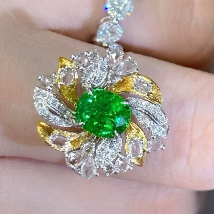 14k Gold 1.56 Ct Natural Tsavorite & Diamond & Sapphire Ring - 8
