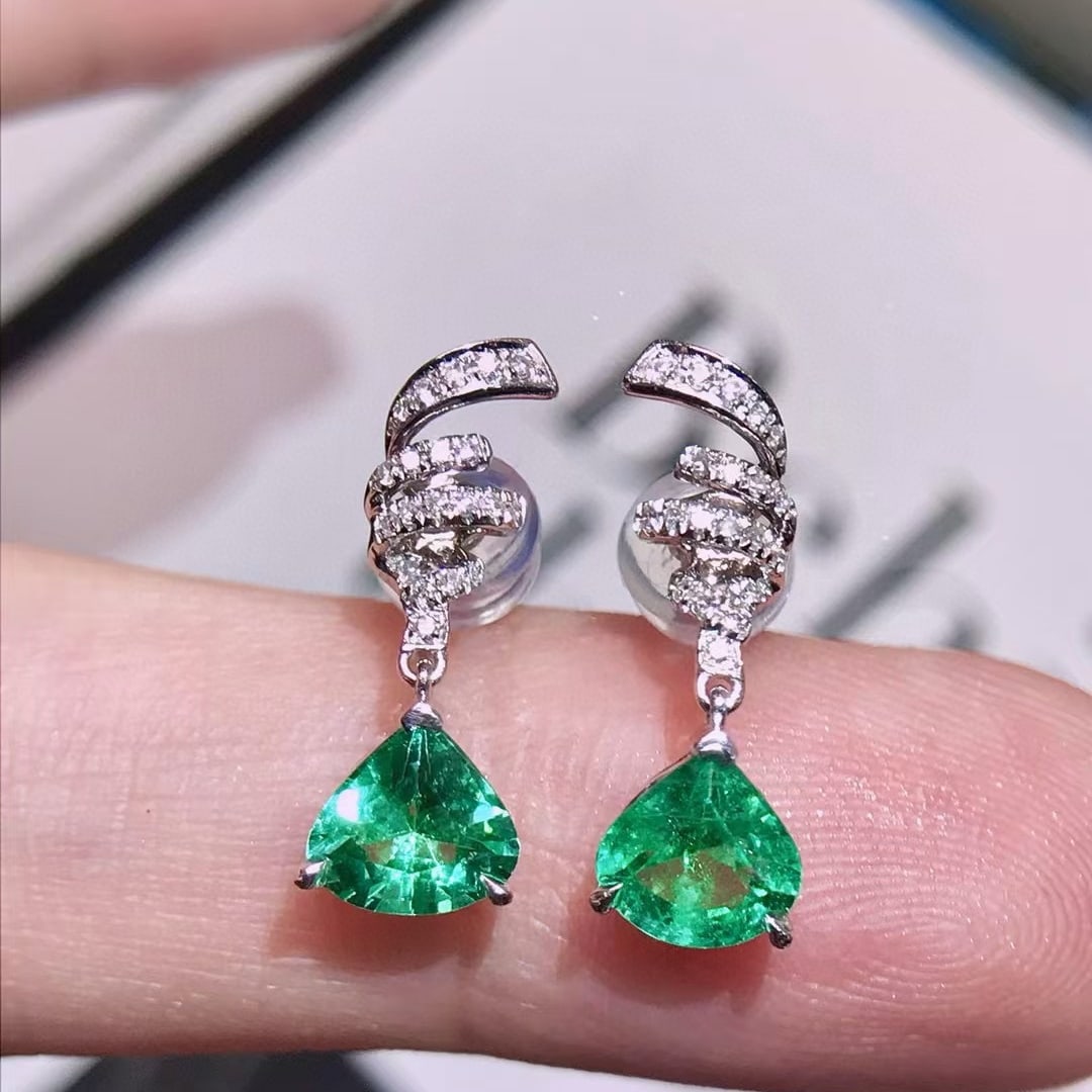 14k Gold 1.45 Ctw Natural Emerald & Diamond Earrings - 3