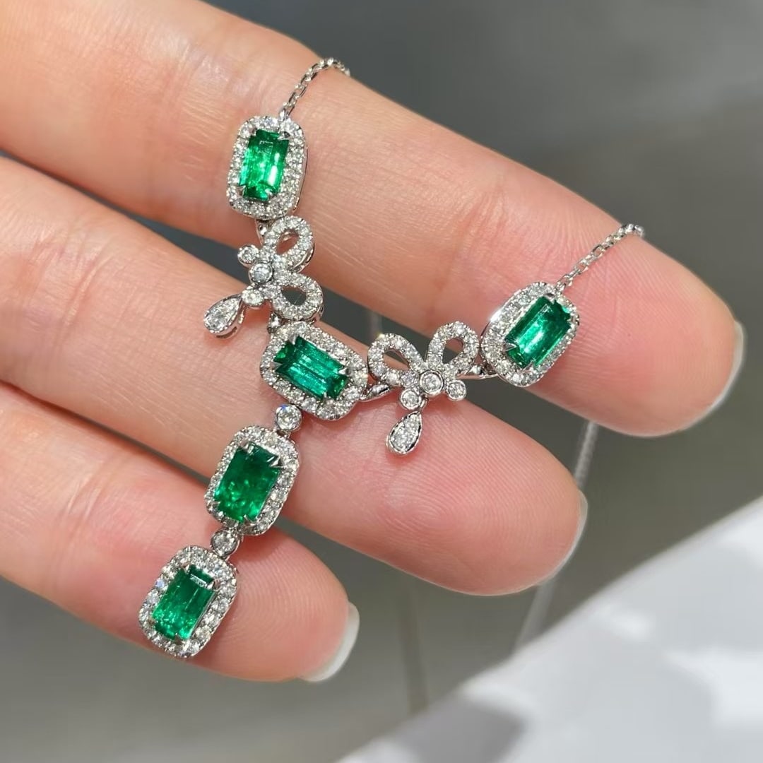 14k Gold 1.45 Ct Natural Emerald & Diamond Necklace - 2