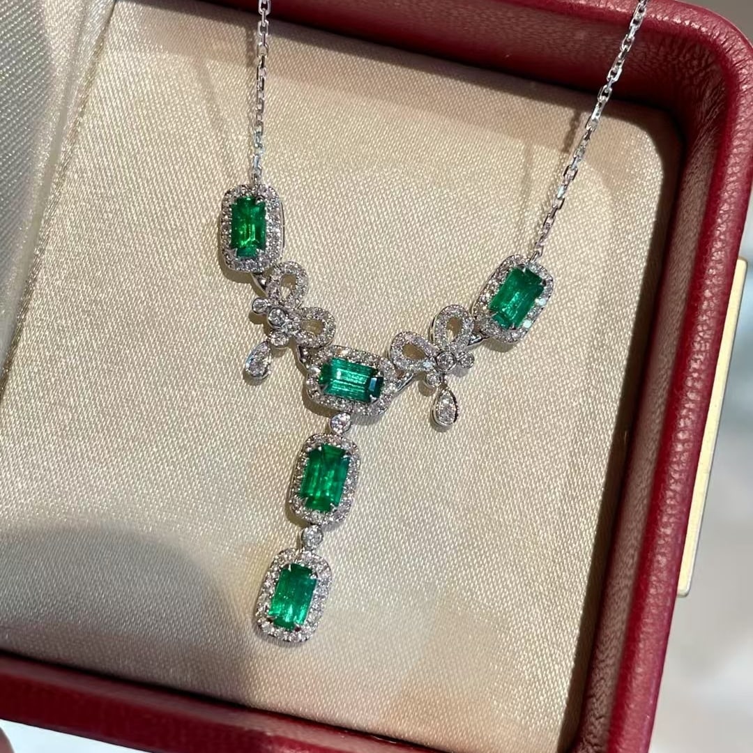 14k Gold 1.45 Ct Natural Emerald & Diamond Necklace - 4