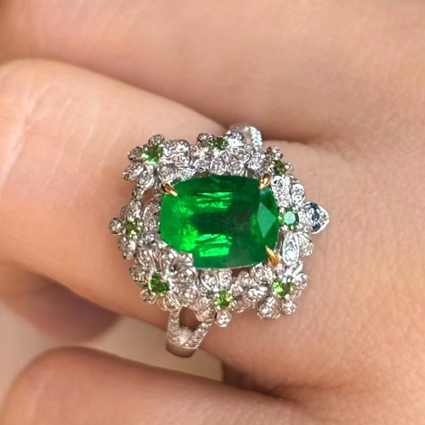 14k Gold 2 Ct Natural Emerald & Diamond Ring - 4