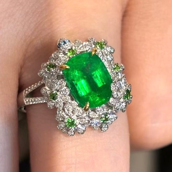 14k Gold 2 Ct Natural Emerald & Diamond Ring - 5