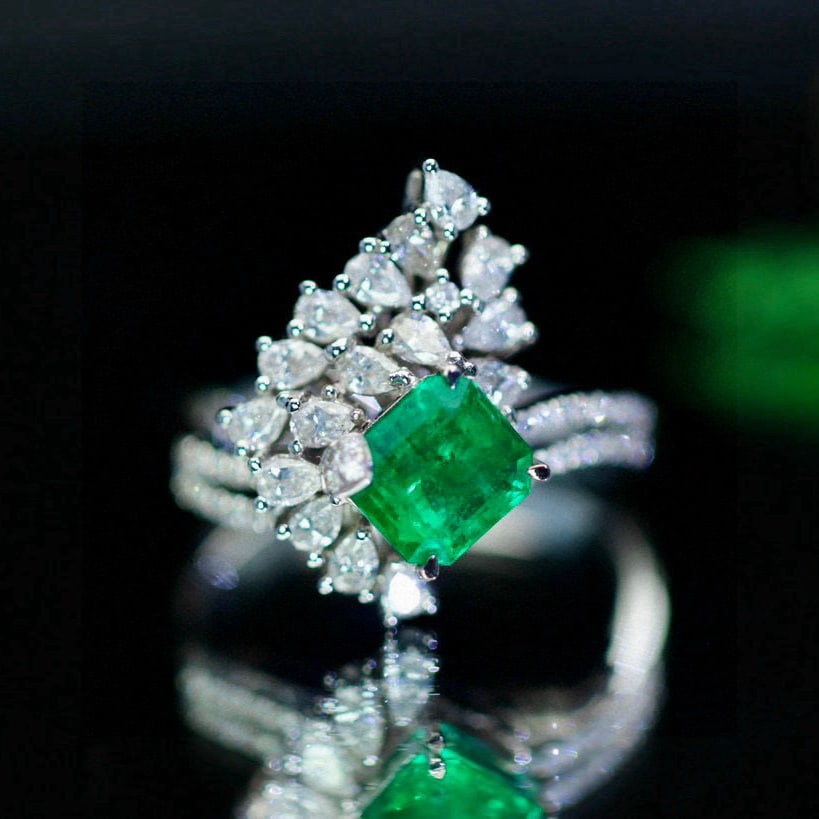 14k Gold 2.14 Ctw Vivid Green Natural Emerald & Diamond Ring - 2