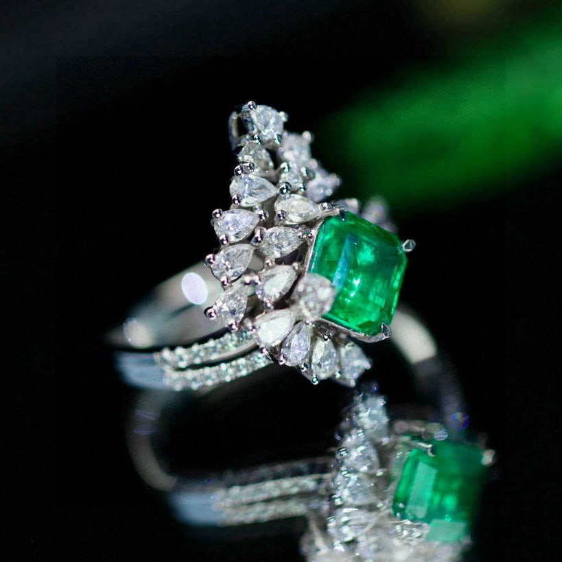 14k Gold 2.14 Ctw Vivid Green Natural Emerald & Diamond Ring - 3