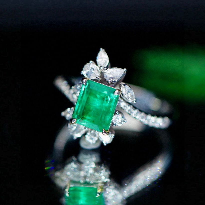 14k Gold 2.22 Ctw Vivid Green Natural Emerald & Diamond Ring - 2