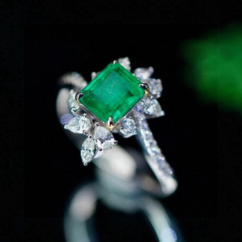 14k Gold 2.22 Ctw Vivid Green Natural Emerald & Diamond Ring - 6