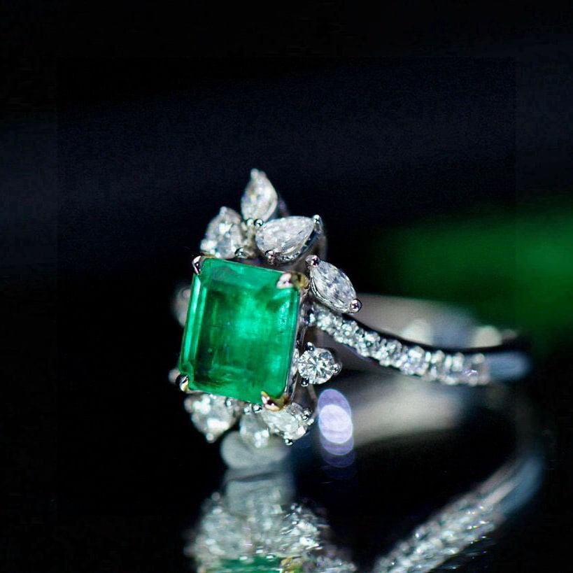 14k Gold 2.22 Ctw Vivid Green Natural Emerald & Diamond Ring - 7