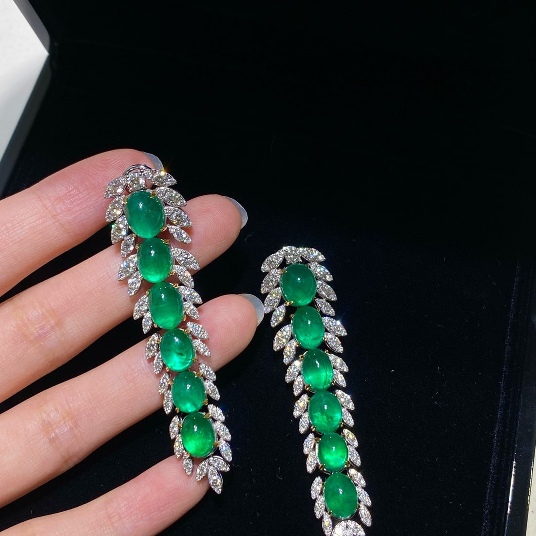 14k Gold 23.83 Ctw Vivid Green Natural Emerald & Diamond Earrings: Ref:231052008 // gold content:14k gold // main gemstone:emerald // shape:oval // carat weight:20. 48ct // color:vivid green // treatment:natural // // adjacent gemstone 2 : diamond // shape:round // c