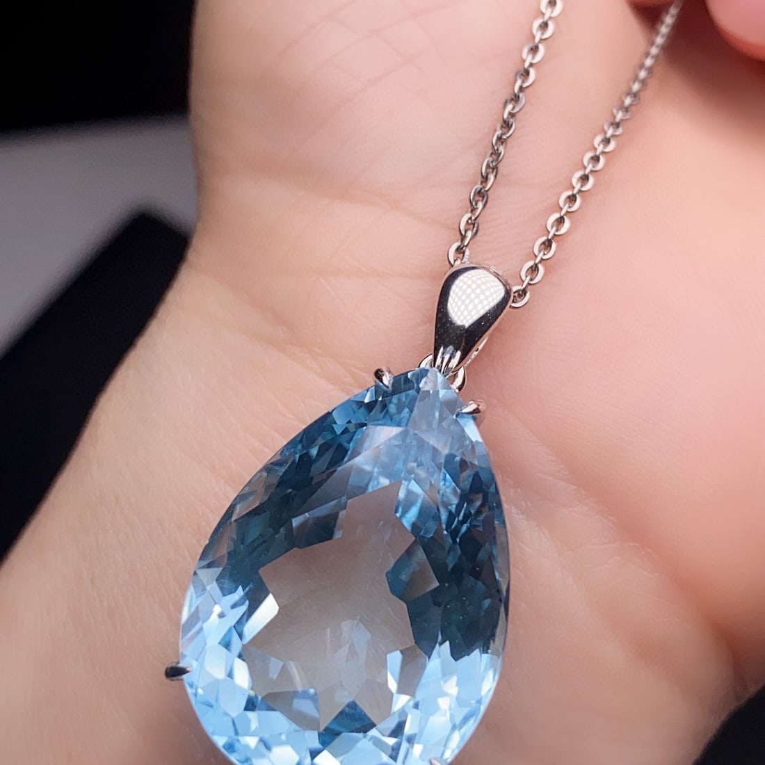 14k Gold 40.10 Ct Natural Topaz Pendant( Without Chain ) - 3