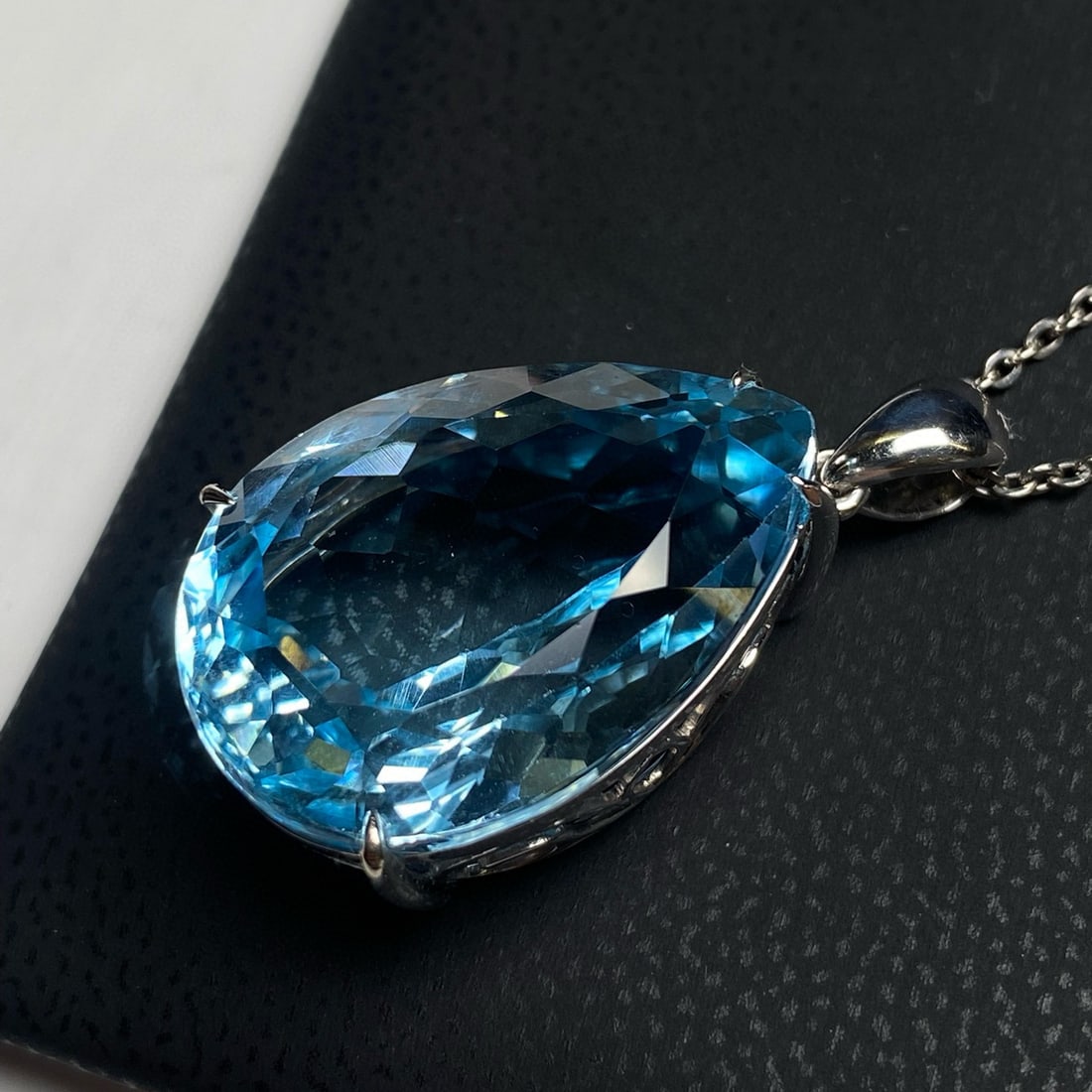 14k Gold 40.10 Ct Natural Topaz Pendant( Without Chain ) - 5