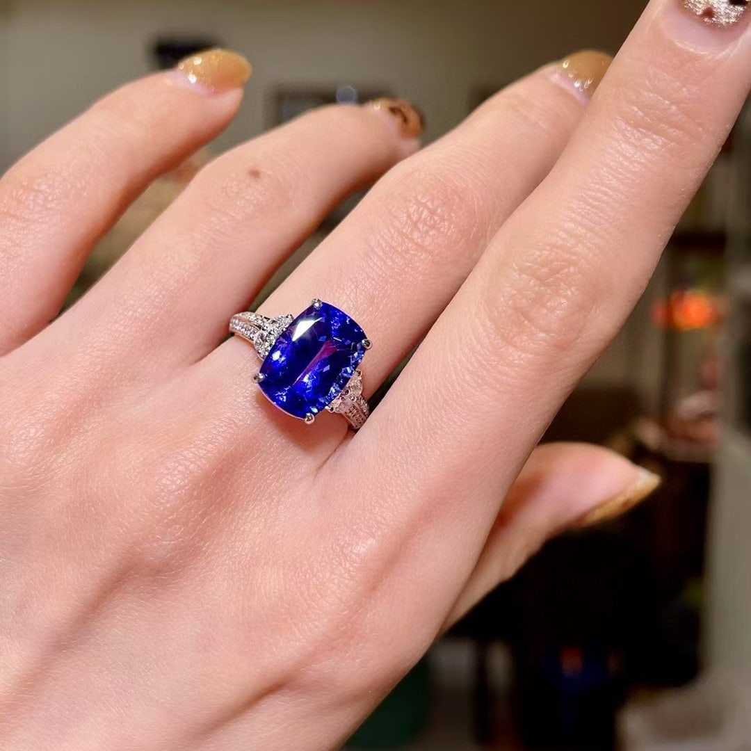 14k Gold 4.95 Ctw Natural Tanzanite & Diamond Ring - 4