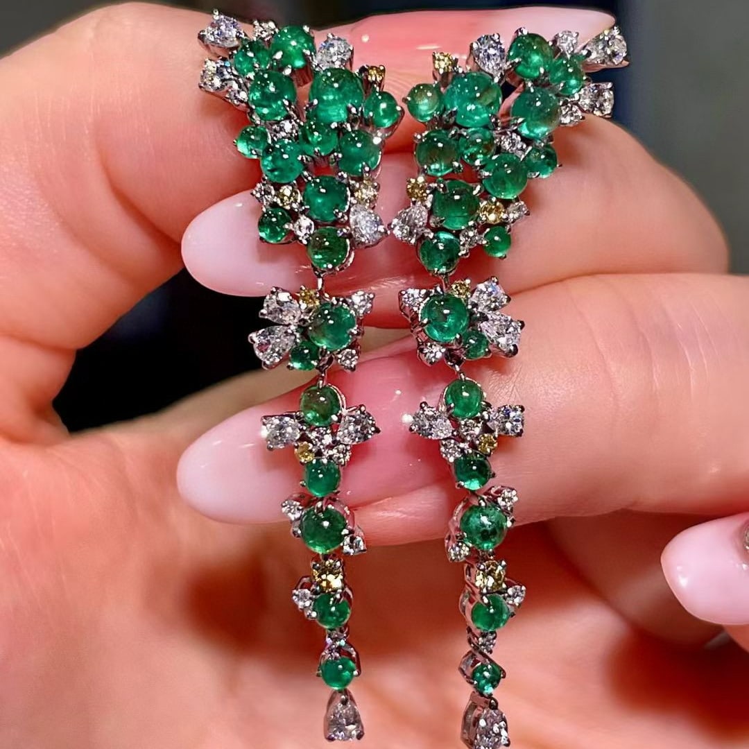 14k Gold 4.62 Ctw Natural Emerald & Diamond Earrings: Ref:231052023 // gold content:14k gold // main gemstone:emerald // shape:round // carat weight:3. 5ct // color:green // treatment:natural // cut grade:g // // adjacent gemstone 2 : diamond // shape:mu