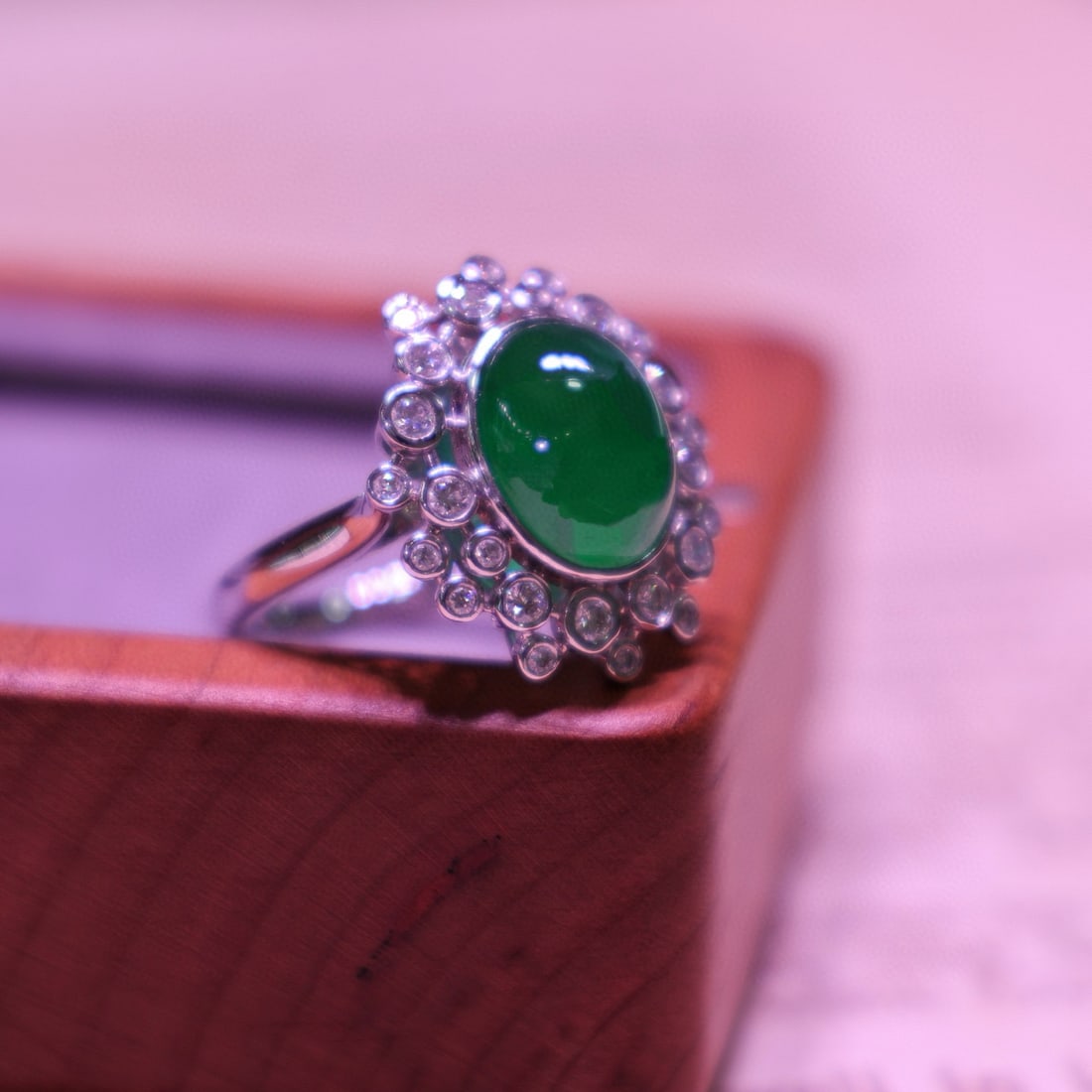 14k Gold 5.82 Ctw Vivid Green Natural Emerald & Diamond Ring - 5