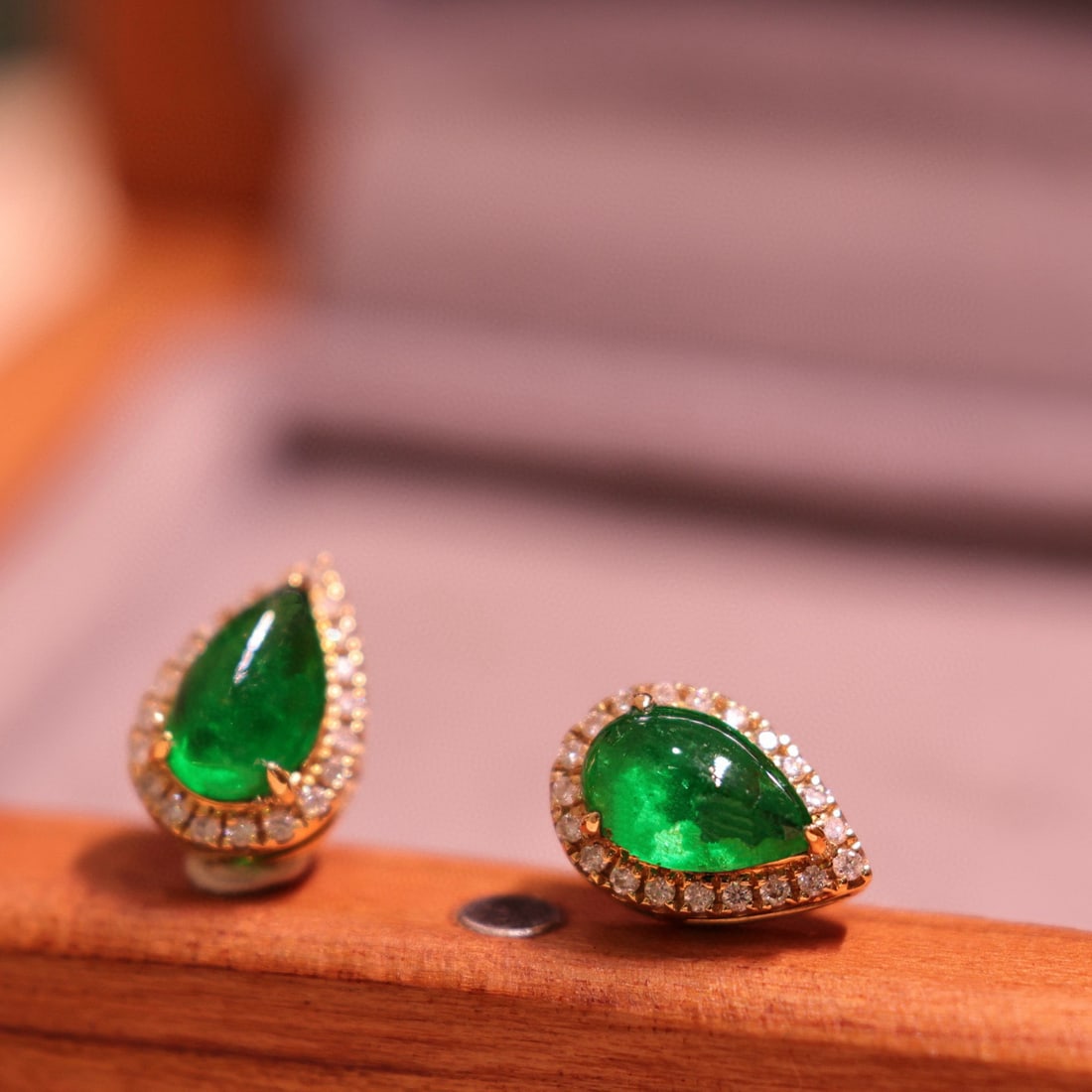 14k Gold 0.99 Ctw Vivid Green Natural Emerald & Diamond Earrings - 3