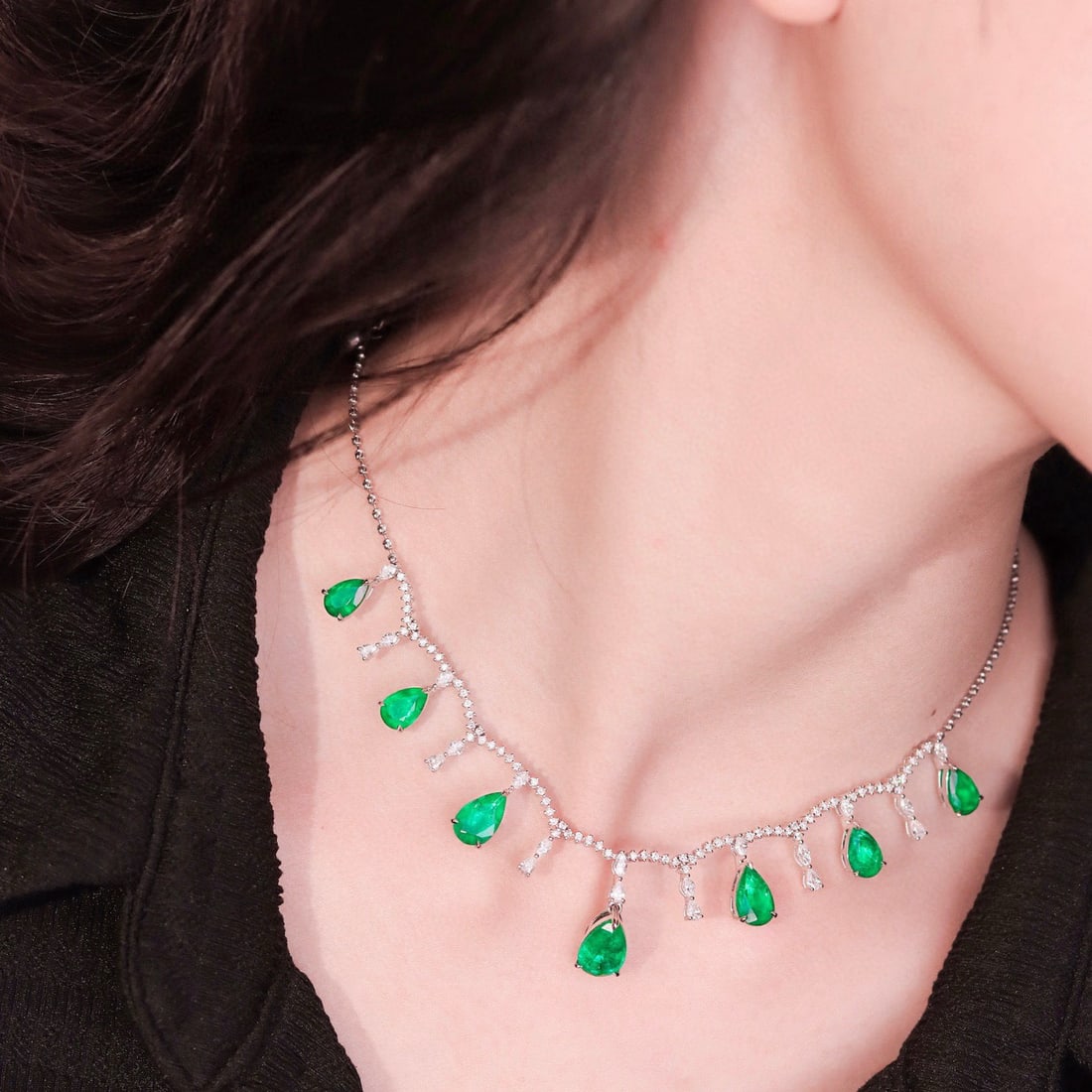 14k Gold 10.01 Ctw Vivid Green Natural Emerald & Diamond Necklace - 2