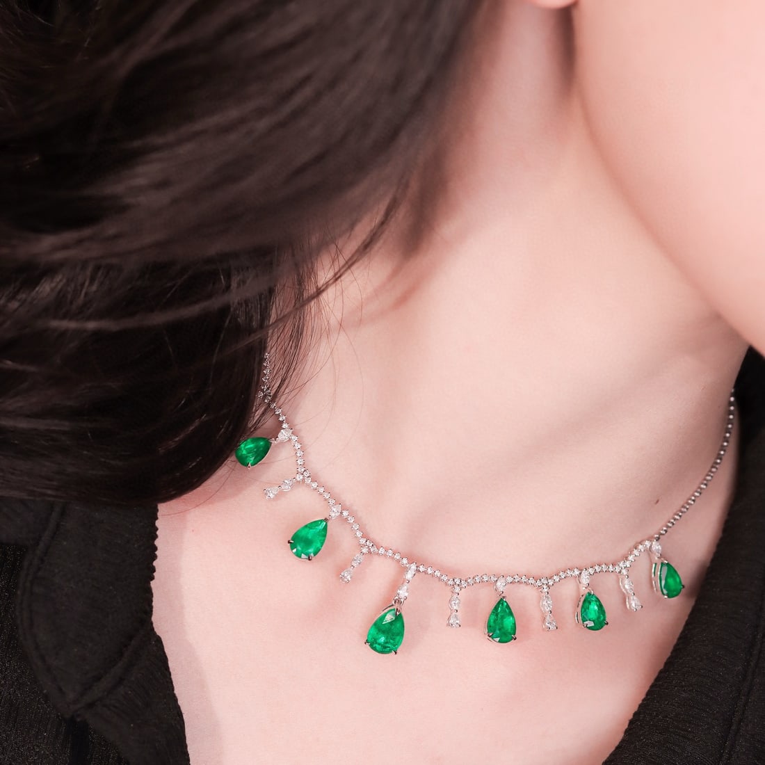14k Gold 10.01 Ctw Vivid Green Natural Emerald & Diamond Necklace - 4